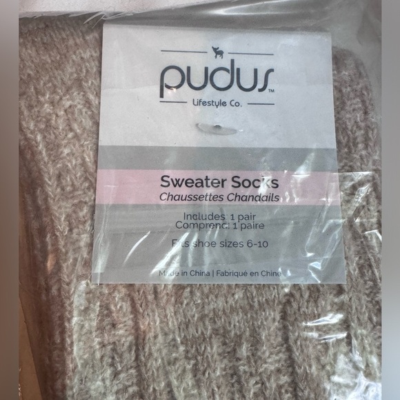 🧦 The One of A Kind Pudus Sweater Cozy Socks - Picture 6 of 13